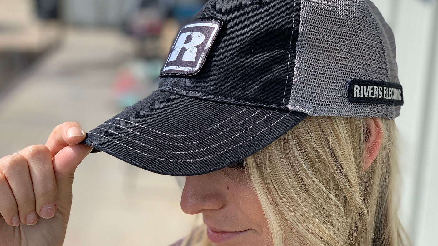 Blonde woman wearing unstructured trucker 